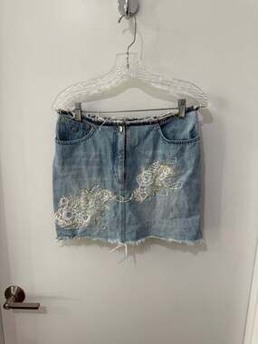 Roccobarocco Vintage Light Wash Denim Mini Skirt with Floral Lace Embroidery